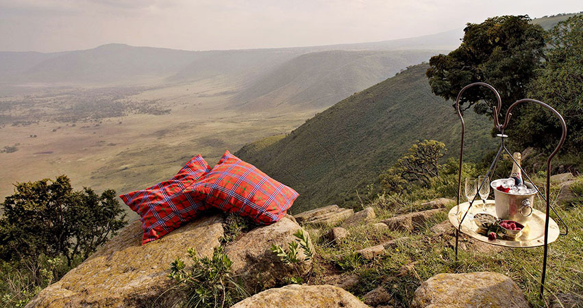 4 Days Tanzania Lodge Safari: Lake Manyara / Ngorongoro Crater